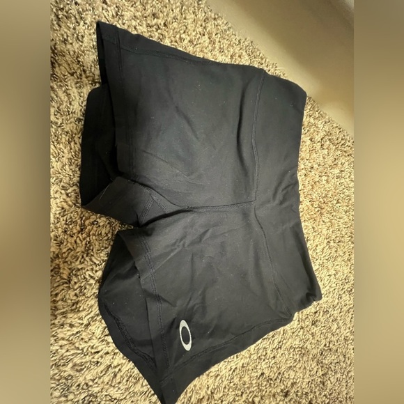 Oakley running shorts, size small, great shape - Picture 3 of 3